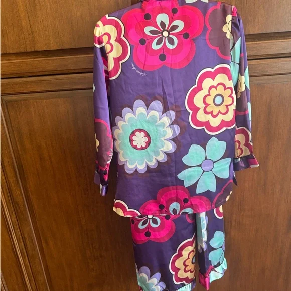 Victoria’s Secret Silky Soft Pajamas - Picture 4 of 8